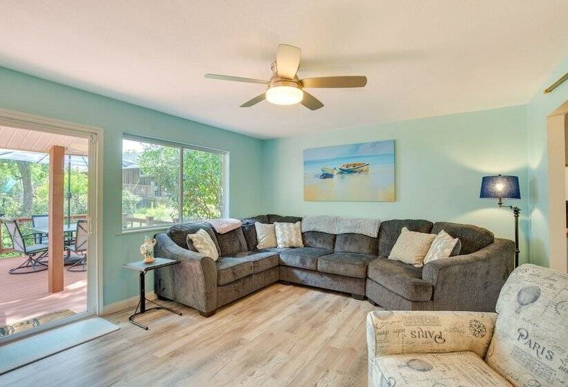 Deck, Grill & Fire Pit: Waterfront Texas Retreat