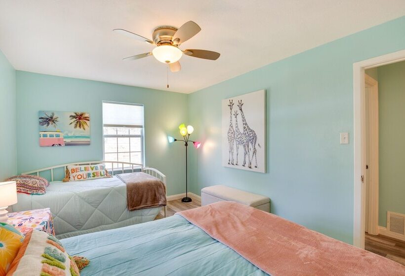 Deck, Grill & Fire Pit: Waterfront Texas Retreat