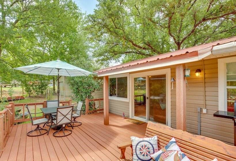 Deck, Grill & Fire Pit: Waterfront Texas Retreat