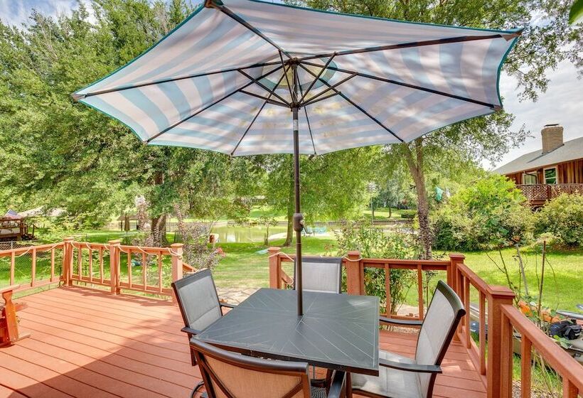 Deck, Grill & Fire Pit: Waterfront Texas Retreat
