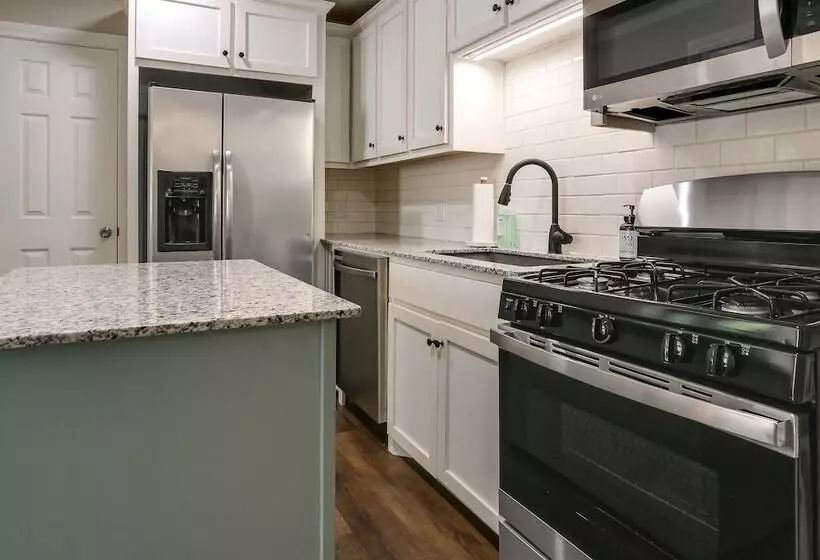 Casino Cottage  Getaway: 4 Mi To Choctaw Casino!
