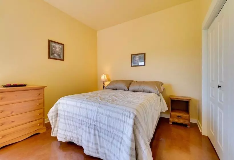 West Richland Home W/ Vineyard & Mountain Views!