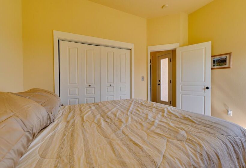 West Richland Home W/ Vineyard & Mountain Views!