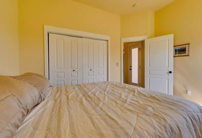 West Richland Home W/ Vineyard & Mountain Views!