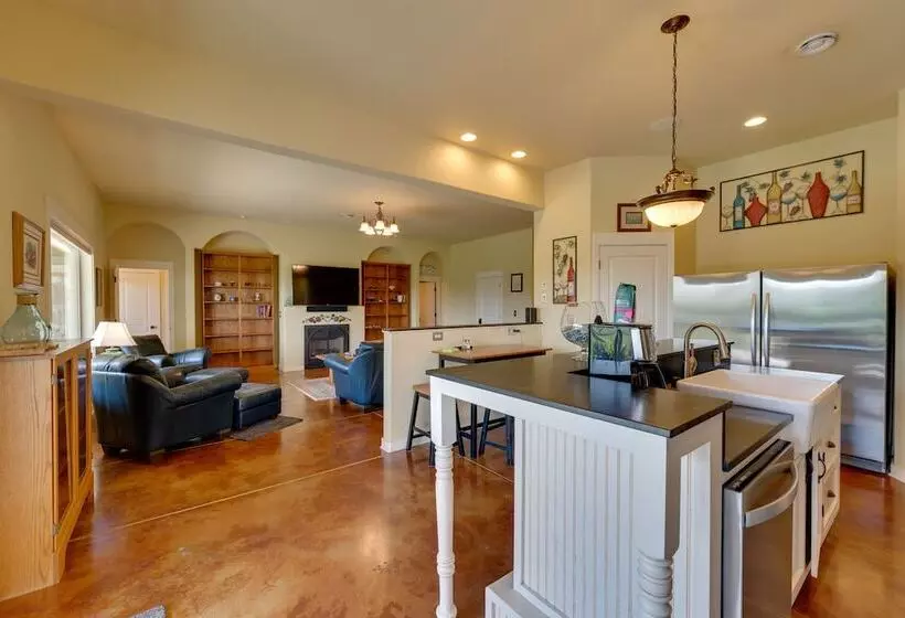 West Richland Home W/ Vineyard & Mountain Views!