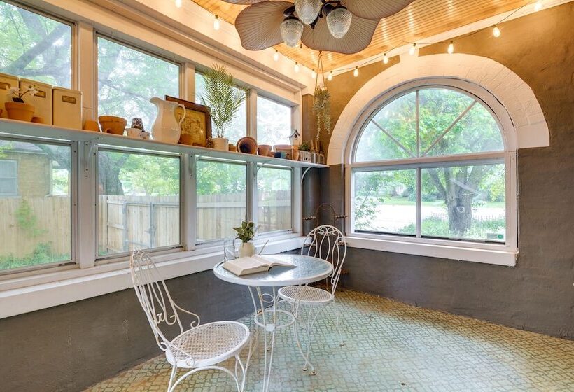 Whimsical Cottage Near Springfield Art Museum!