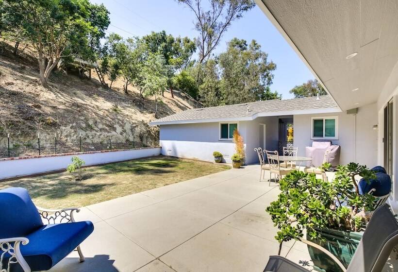 Whittier Vacation Rental: Close To Hiking Trails!