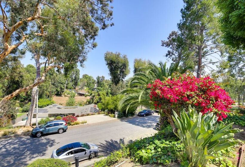 Whittier Vacation Rental: Close To Hiking Trails!