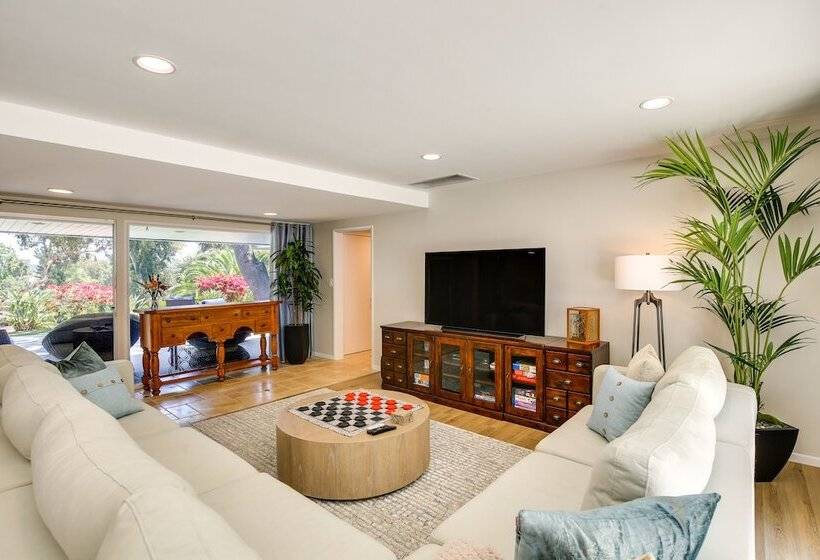 Whittier Vacation Rental: Close To Hiking Trails!