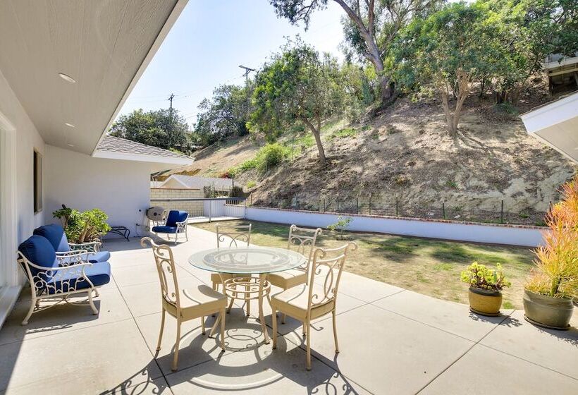 Whittier Vacation Rental: Close To Hiking Trails!