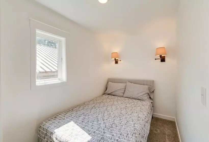 Apartment Near Juneau Downtown Historic District