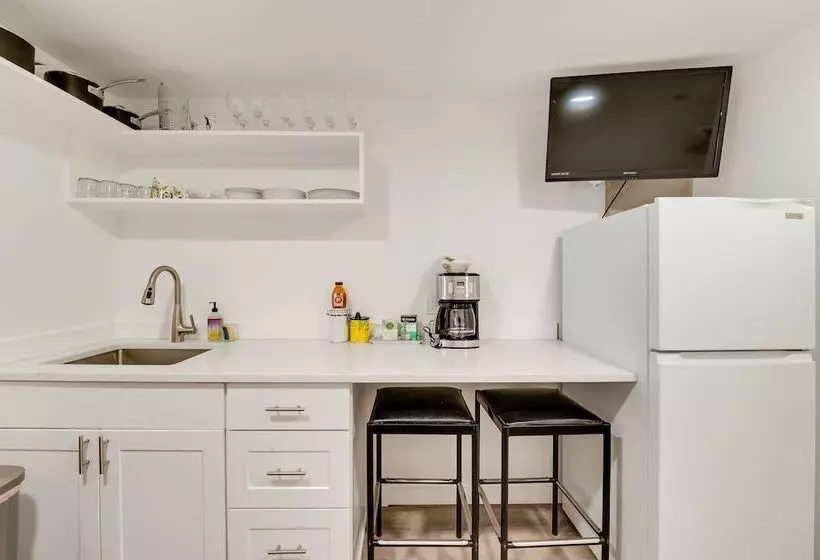 Apartment Near Juneau Downtown Historic District