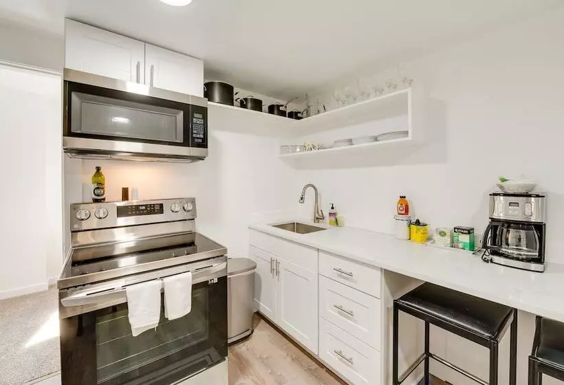 Apartment Near Juneau Downtown Historic District
