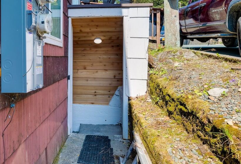 Apartment Near Juneau Downtown Historic District