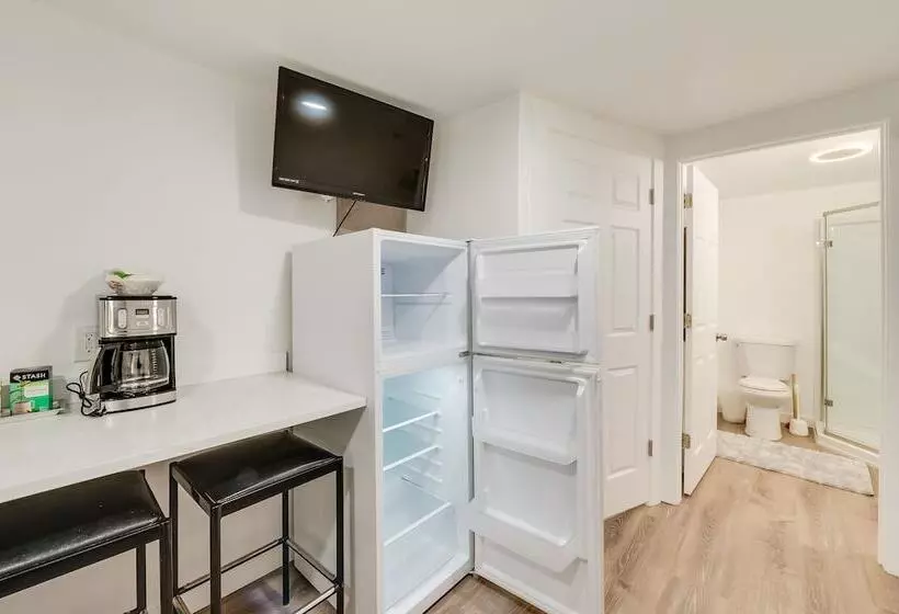 Apartment Near Juneau Downtown Historic District