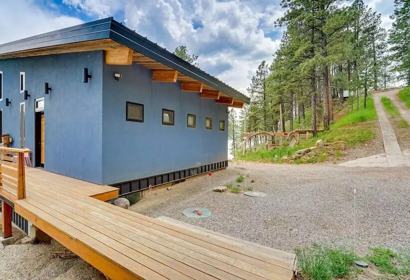 Bayfield Waterfront Cabin: Game Room & Lake Views!