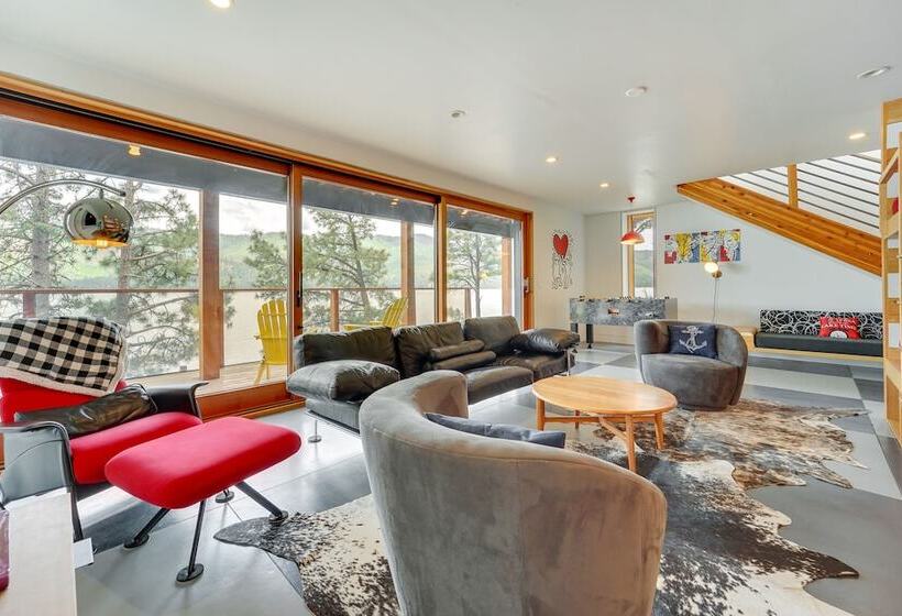 Bayfield Waterfront Cabin: Game Room & Lake Views!