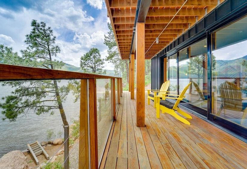 Bayfield Waterfront Cabin: Game Room & Lake Views!