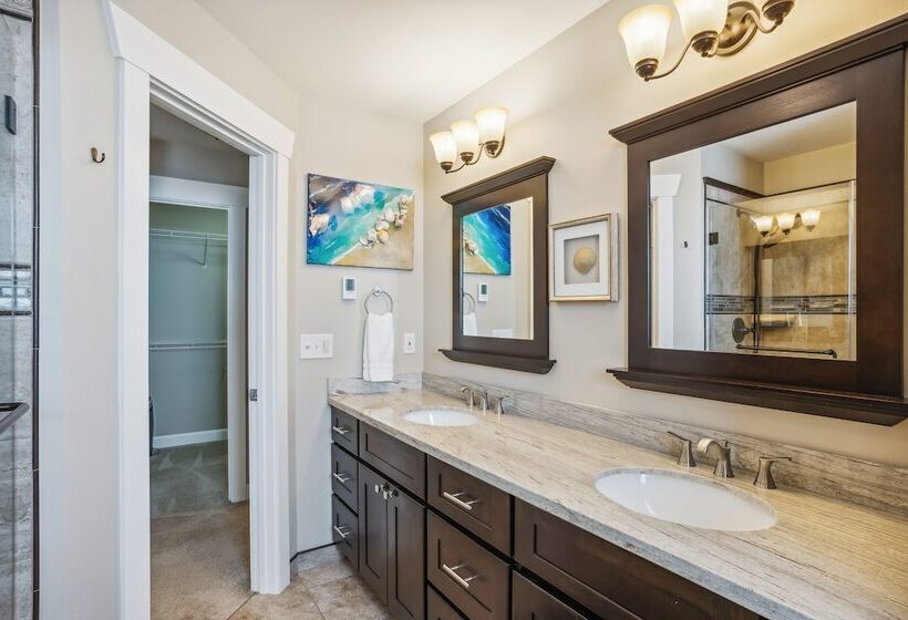 Cheery Tacoma Vacation Rental: 7 Mi To Owen Beach!