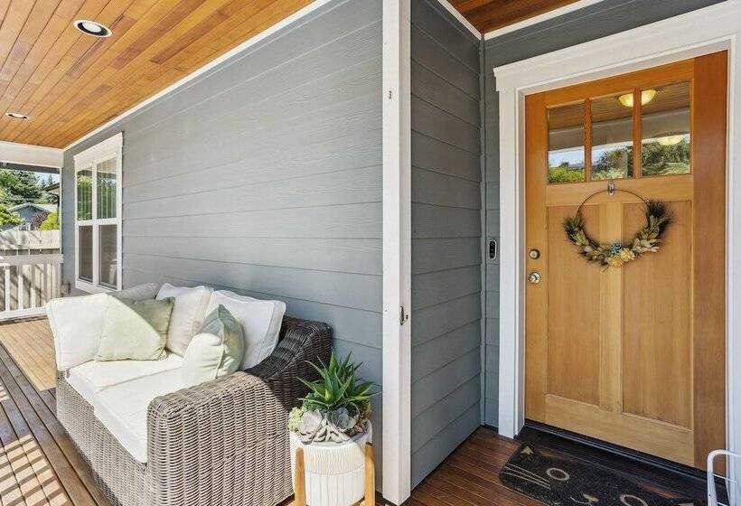 Cheery Tacoma Vacation Rental: 7 Mi To Owen Beach!