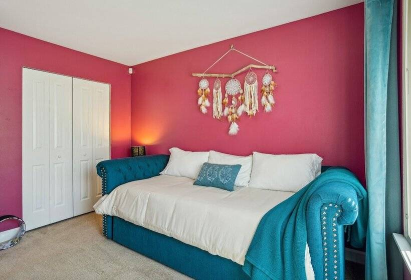 Cheery Tacoma Vacation Rental: 7 Mi To Owen Beach!