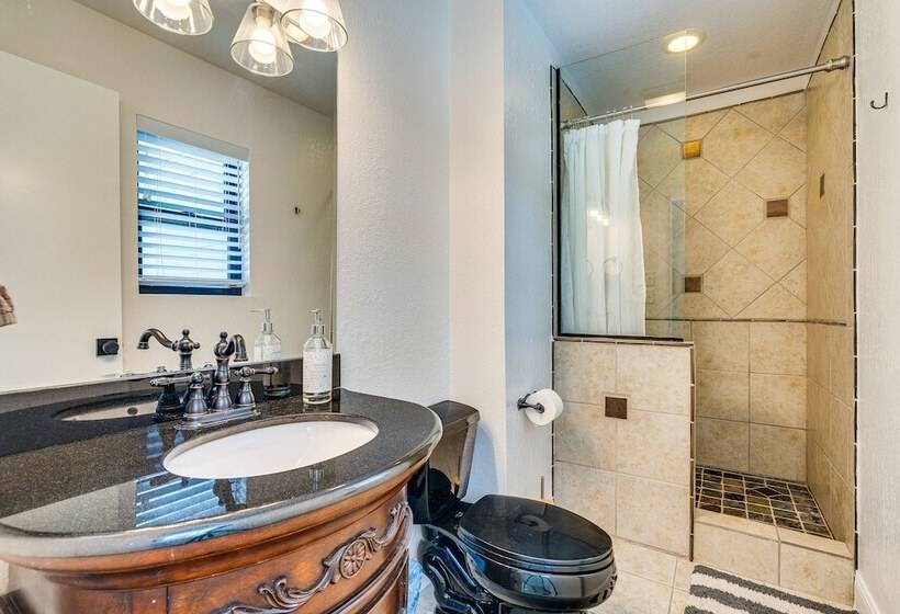 Texas Family Friendly Escape W/ Pool: Near Lake!