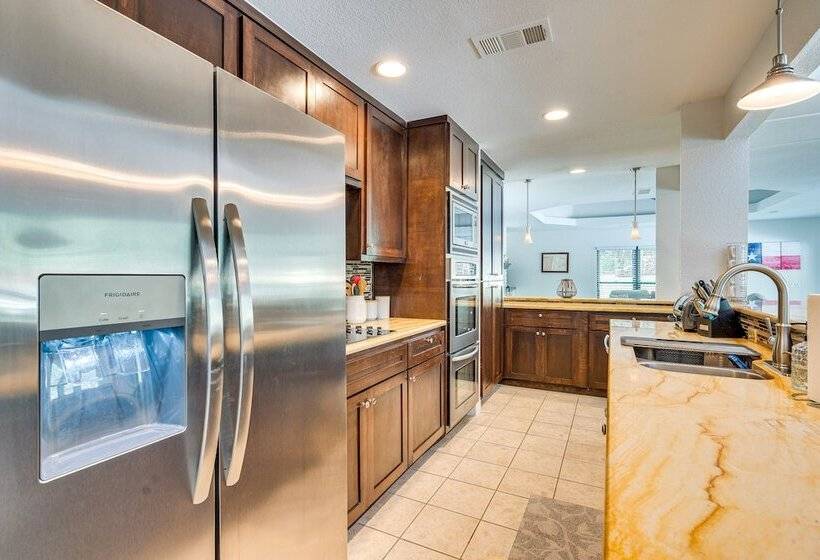 Texas Family Friendly Escape W/ Pool: Near Lake!