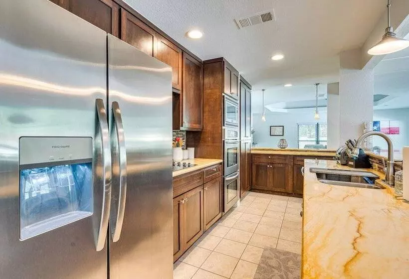 Texas Family Friendly Escape W/ Pool: Near Lake!