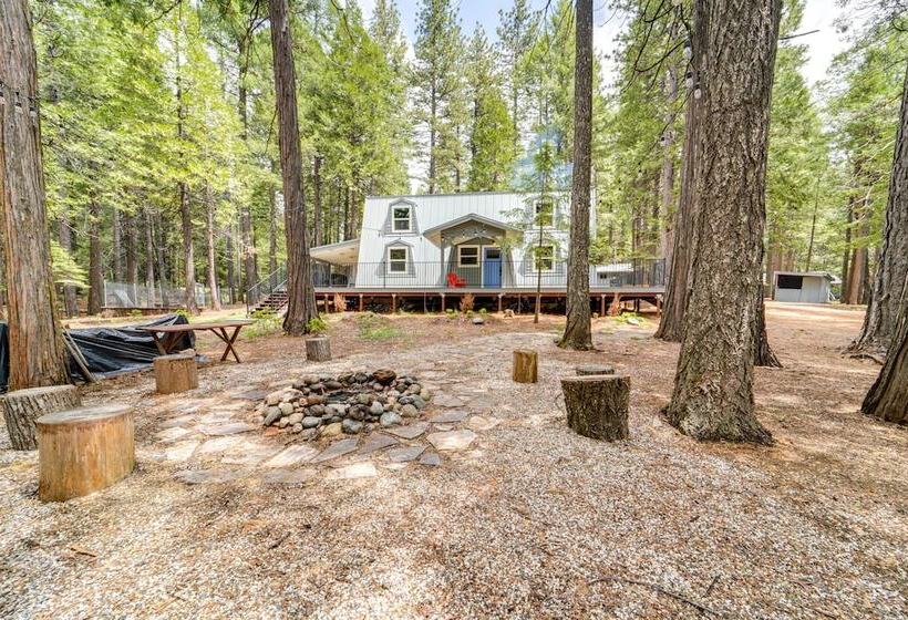 Cozy Nevada City Cabin: Deck, Game Room, Fire Pit