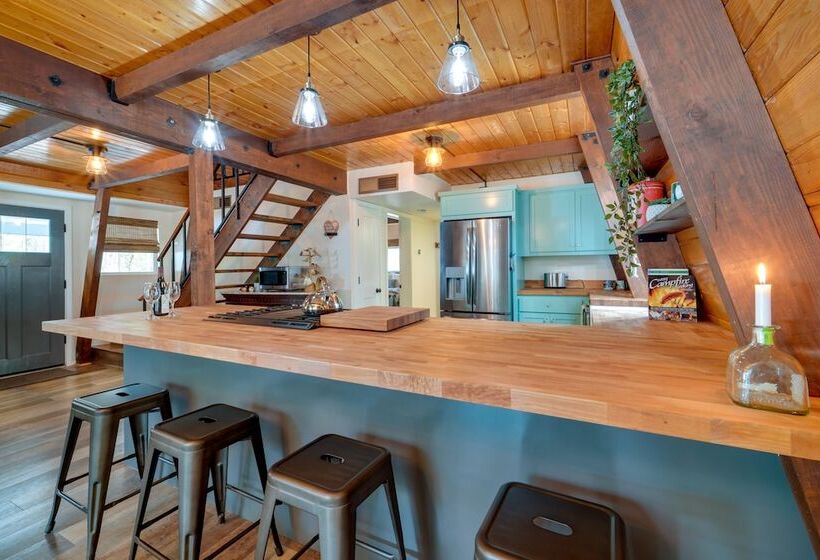 Cozy Nevada City Cabin: Deck, Game Room, Fire Pit