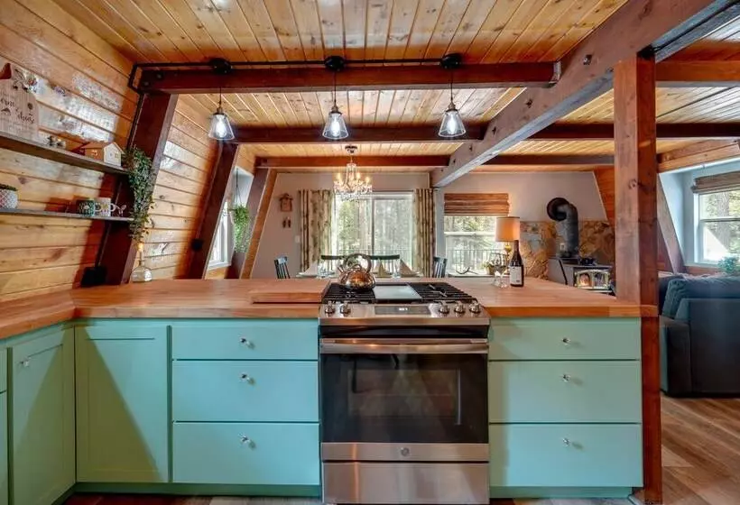 Cozy Nevada City Cabin: Deck, Game Room, Fire Pit