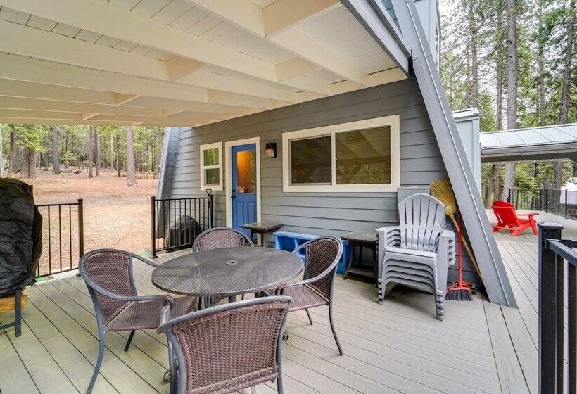 Cozy Nevada City Cabin: Deck, Game Room, Fire Pit
