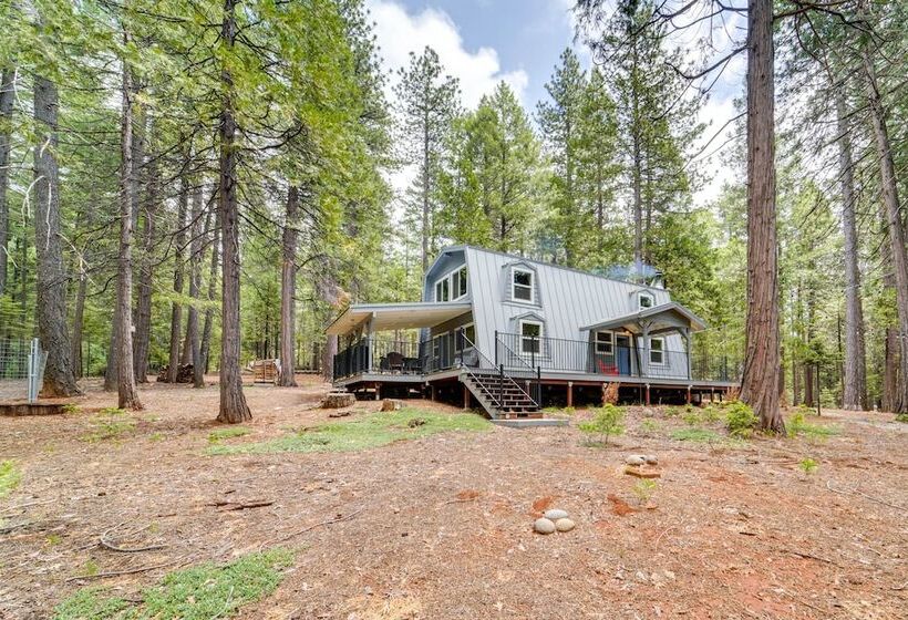 Cozy Nevada City Cabin: Deck, Game Room, Fire Pit