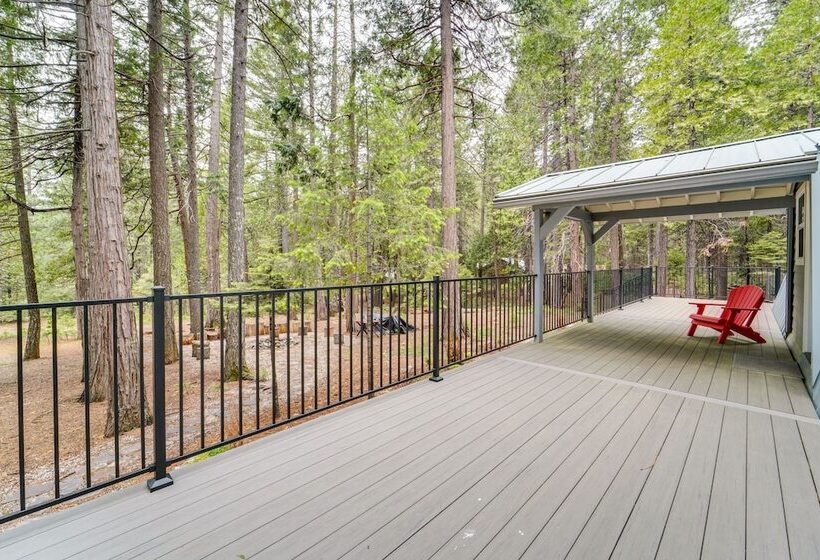 Cozy Nevada City Cabin: Deck, Game Room, Fire Pit