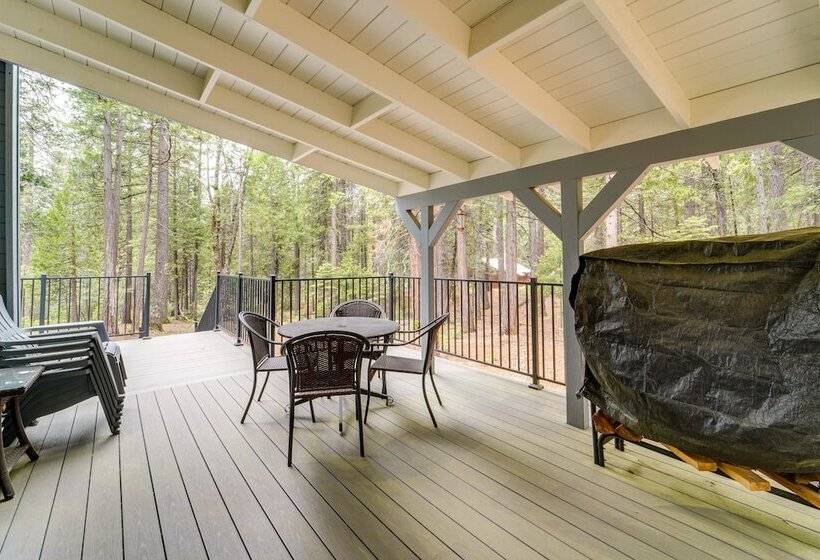 Cozy Nevada City Cabin: Deck, Game Room, Fire Pit