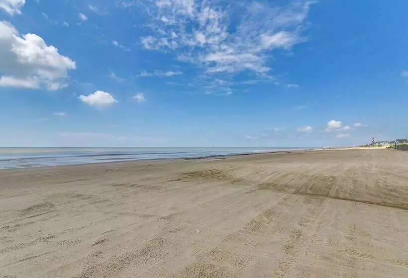 Ocean Views & Walk To Shore: Crystal Beach Home!