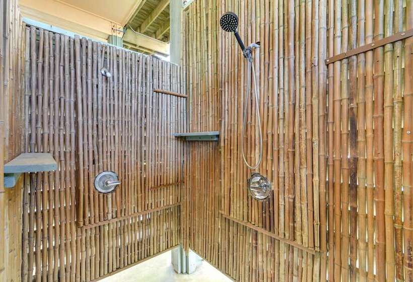 Ocean Views & Walk To Shore: Crystal Beach Home!