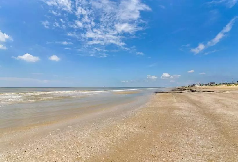 Ocean Views & Walk To Shore: Crystal Beach Home!