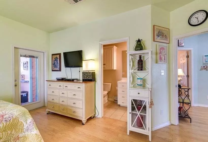 Ocean Views & Walk To Shore: Crystal Beach Home!