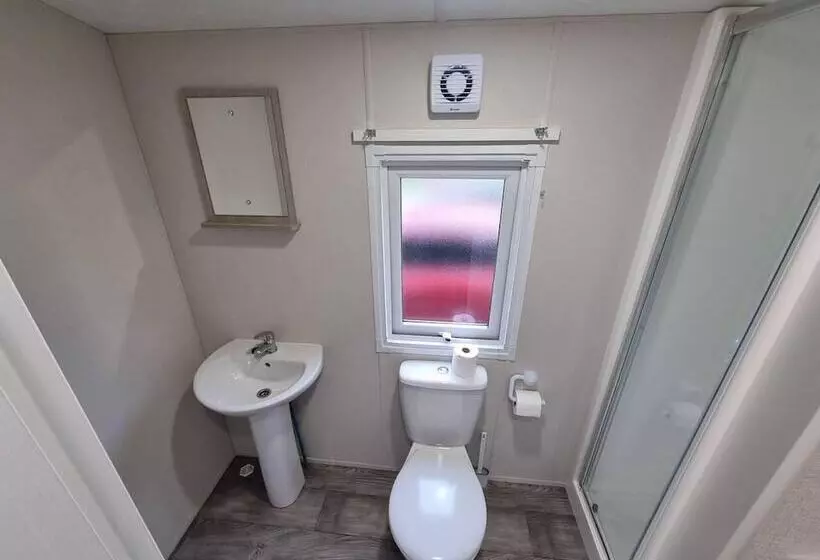 ホテル Charming 2 Bed Static In Saint Columb