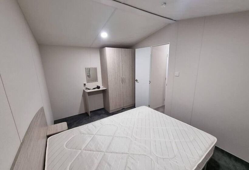 ホテル Charming 2 Bed Static In Saint Columb