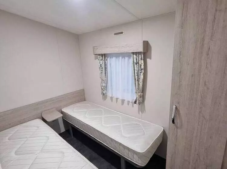 ホテル Charming 2 Bed Static In Saint Columb