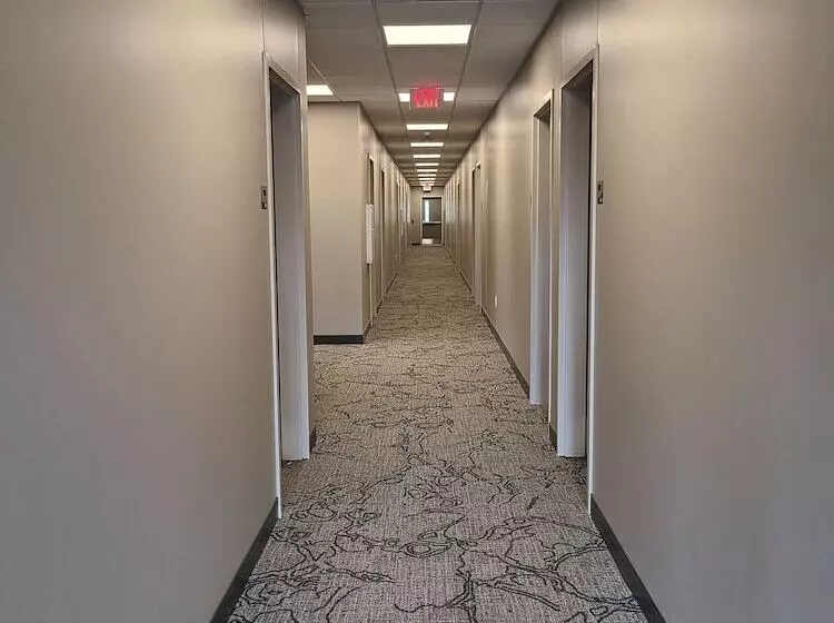 Hotelli Hamburg Inn & Suites