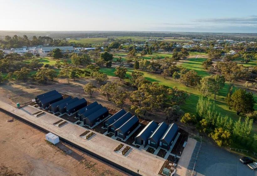 Hotel Par Five Shacks