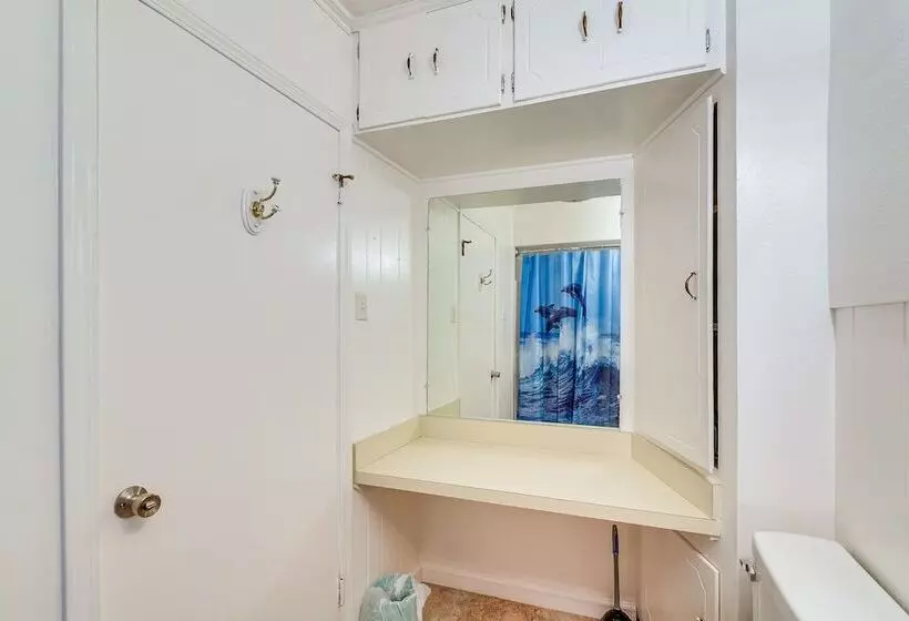 Lake Jackson Home W/ Yard, 14 Mi To Beaches!