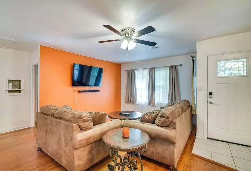 Lake Jackson Home W/ Yard, 14 Mi To Beaches!