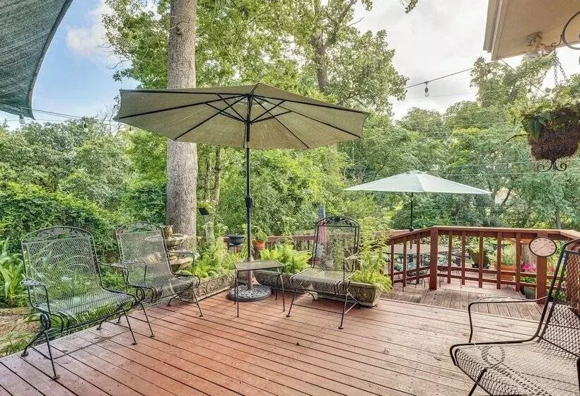 Lovely Bryan Home W/ Deck   4 Mi To Kyle Field!