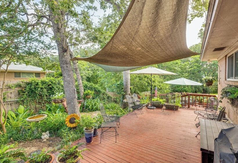 Lovely Bryan Home W/ Deck   4 Mi To Kyle Field!