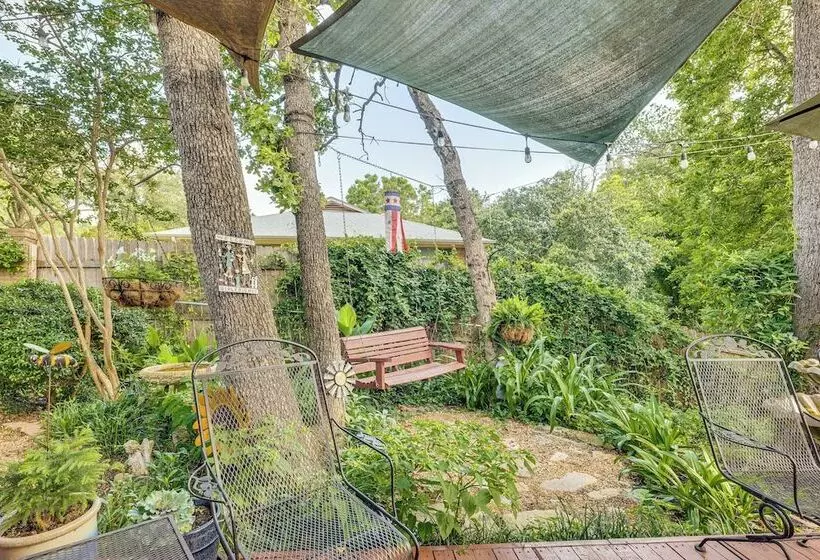 Lovely Bryan Home W/ Deck   4 Mi To Kyle Field!