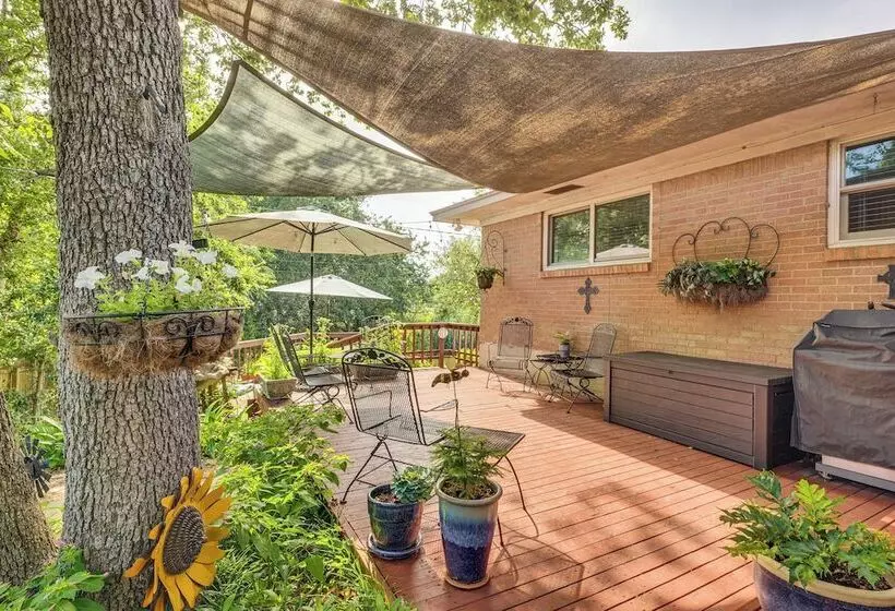 Lovely Bryan Home W/ Deck   4 Mi To Kyle Field!